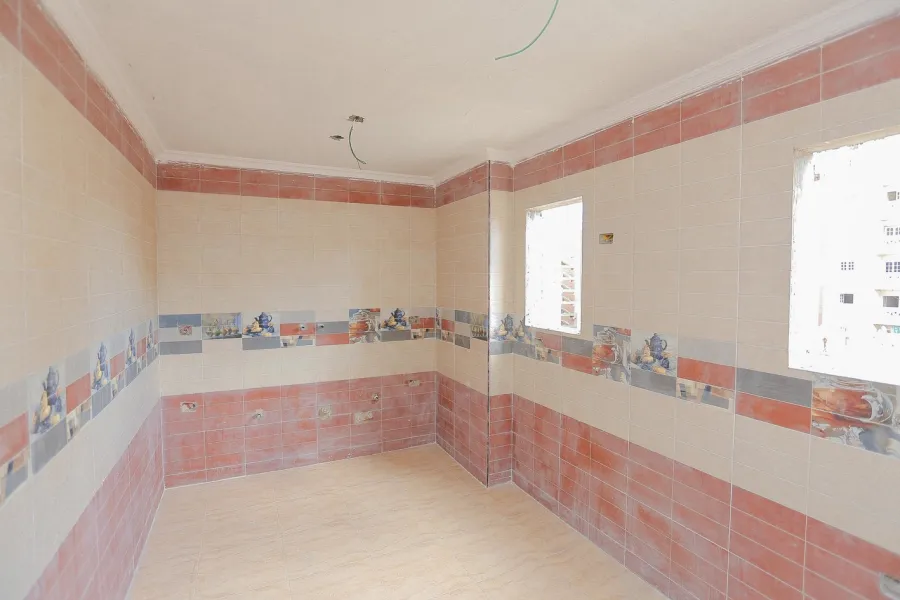 شقة للبيع 230م العصافرة (2 نمرة من البحر)