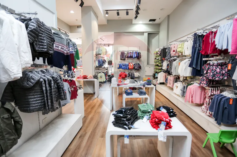 محل للايجار 250 م سموحه ( خطوات من شارع فوزي معاذ )