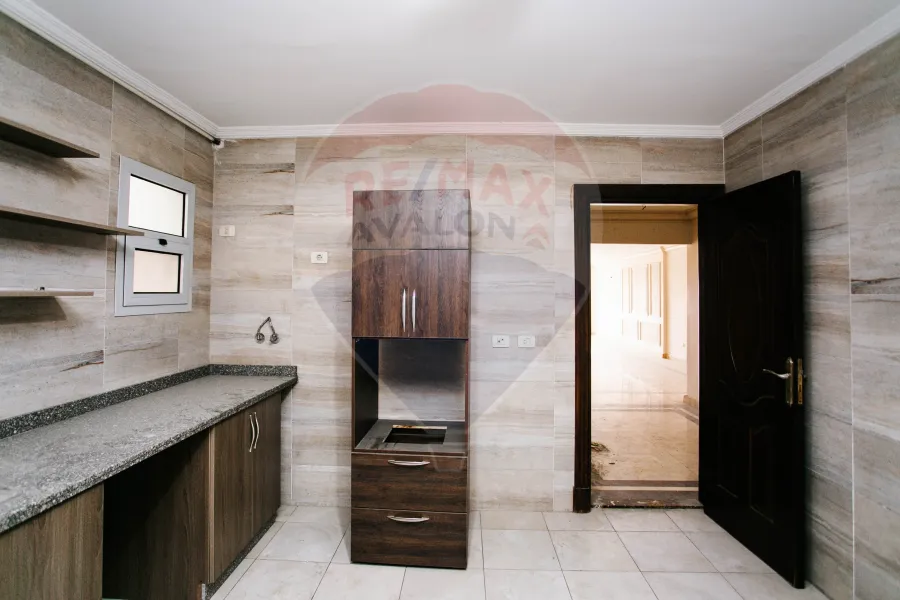 شقة للبيع 202 م سابا باشا (قصر المرغيني)