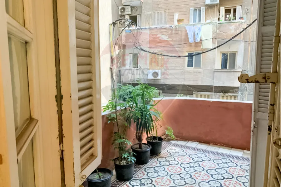 شقة للبيع 150 م جناكليس (ش عمر المختار)