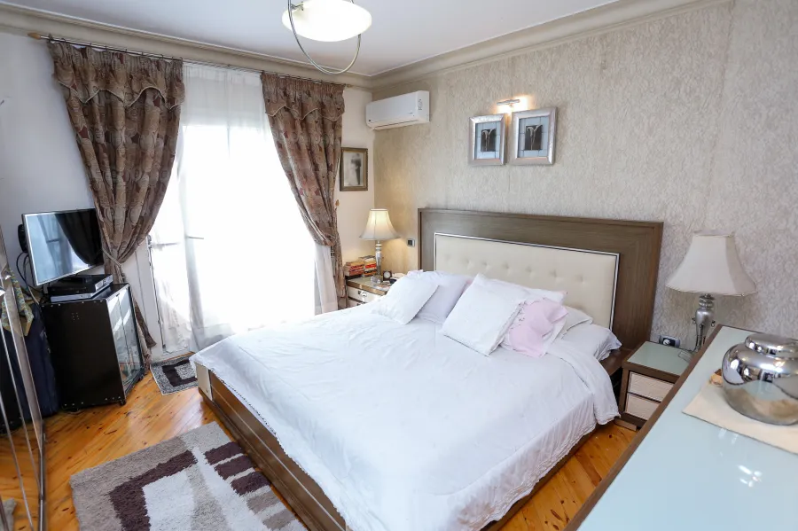 Apartment for sale 200 m Stanly ( Directly On The Sea )