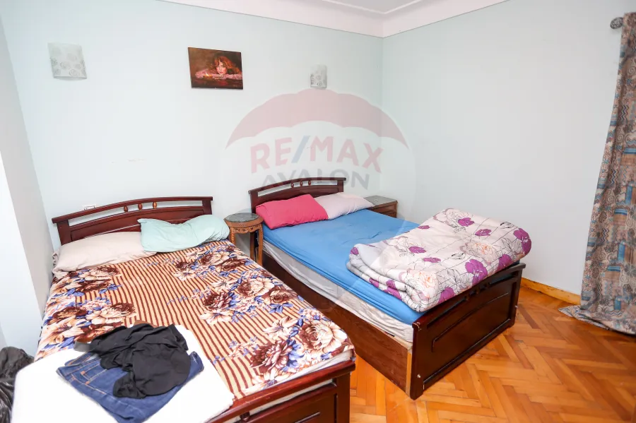 شقة للبيع 110 م لوران (على البحر مباشرة)