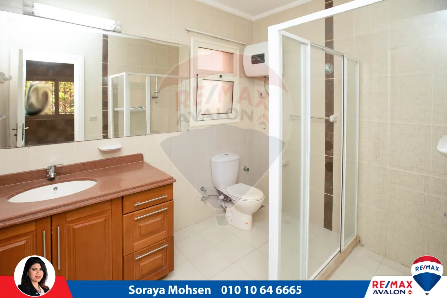 فيلا كواترو للبيع 470 م ارض + 147 م مباني  كينج مريوط (كمبوند اليكس ويست)