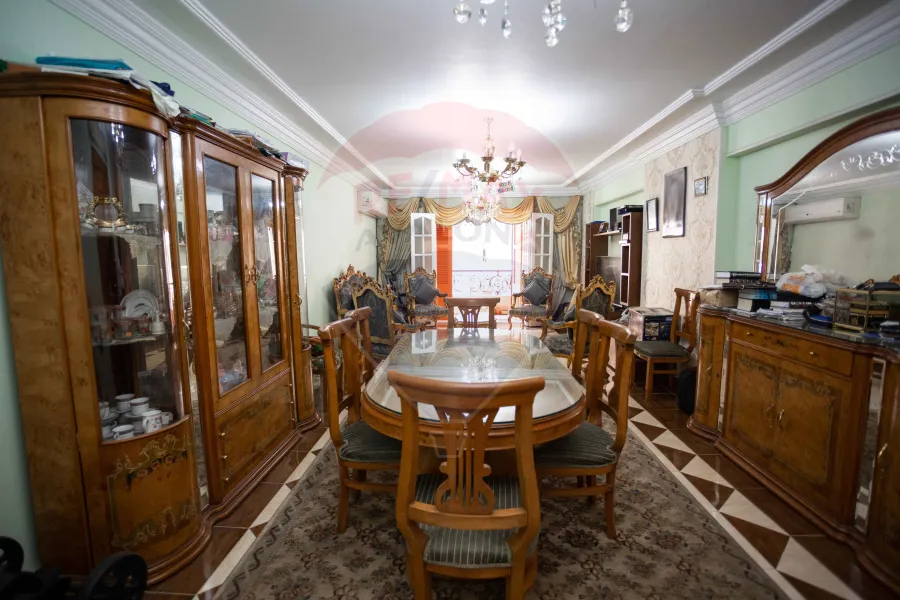 Apartment For sale 170 m Janaklis (directly on the tram station)