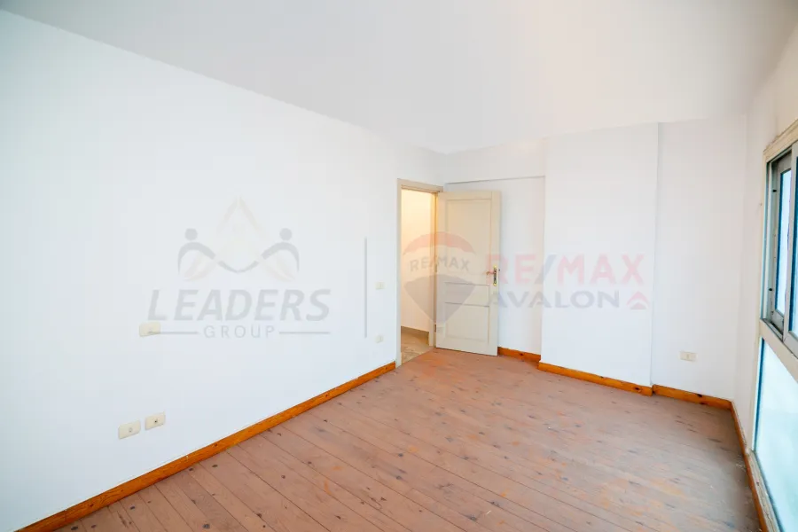 Apartment for sale 150 m Saba Pasha (branched from El Geish Road)