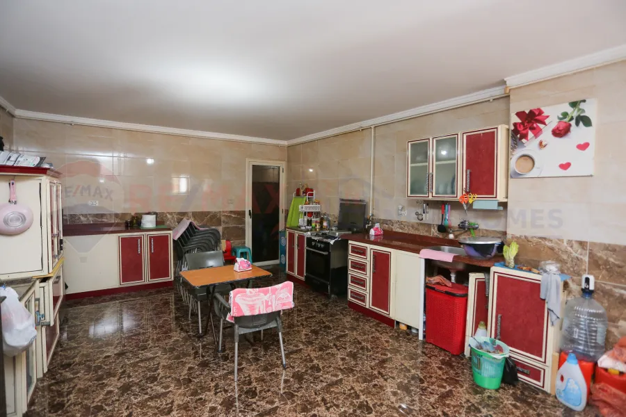 Apartment for sale 360 ​​m Zizinia (steps from tram)