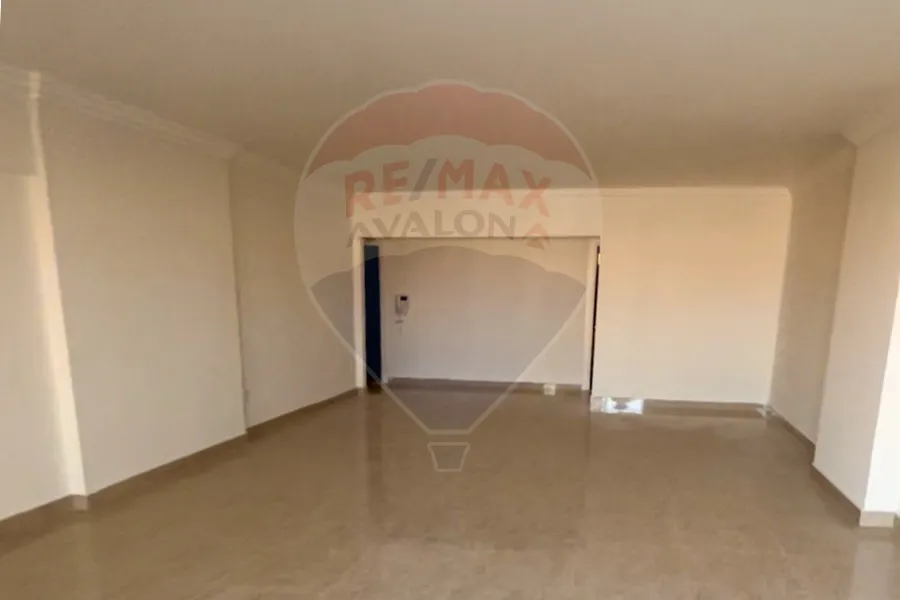 شقة للإيجار240 م سموحة (جراند فيو)