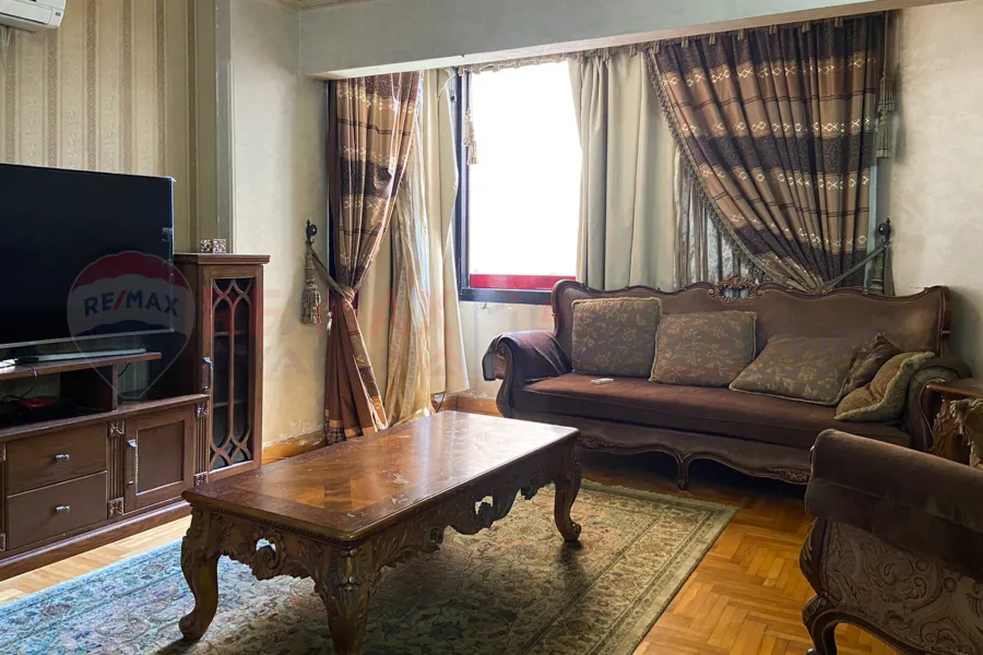 شقة للإيجار المفروش 180 م الحي اللاتيني (ش السلطان حسين - امام ميدان الخرطوم)