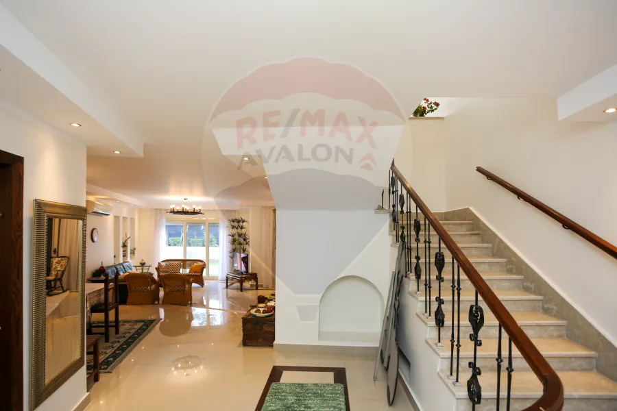 فيلا توين هاوس للبيع 415 م كينج مريوط (اليكس ويست - انطونيادس)