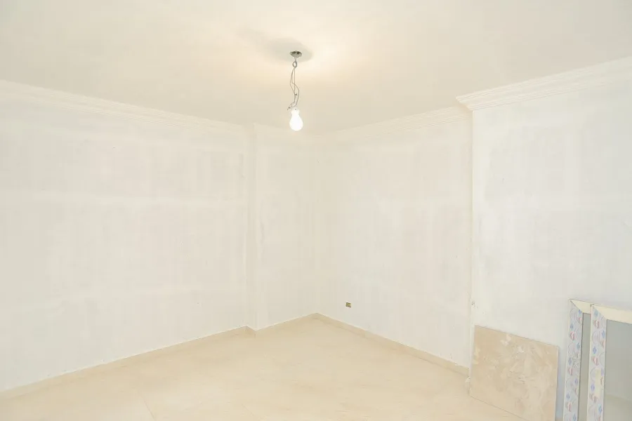 شقة للبيع 230م العصافرة (2 نمرة من البحر)