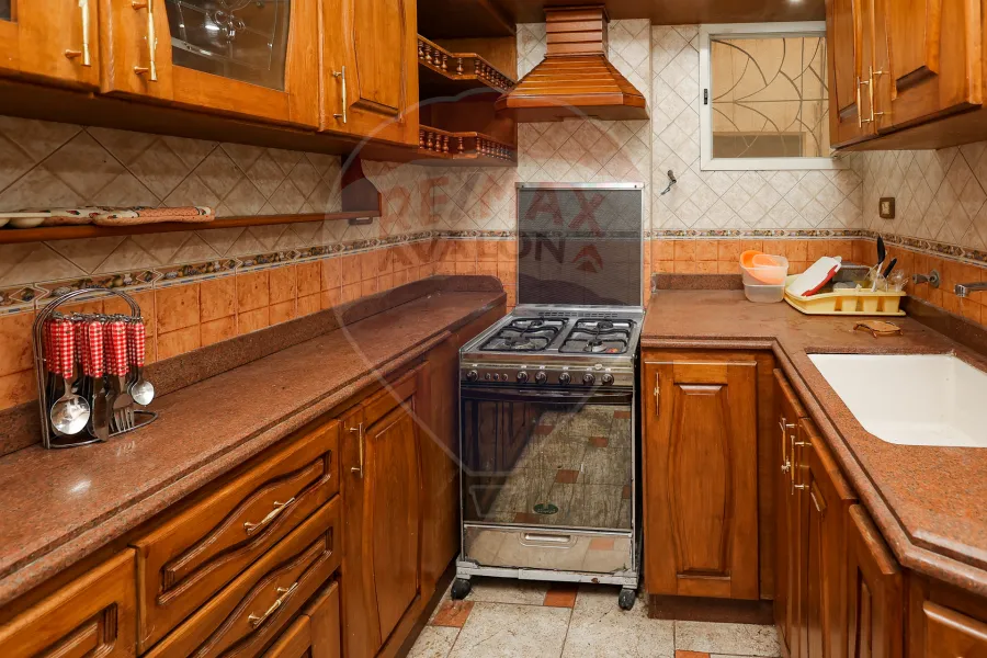 Furnished Apartment For rent 100 m Al Mamoora (steps from the sea)