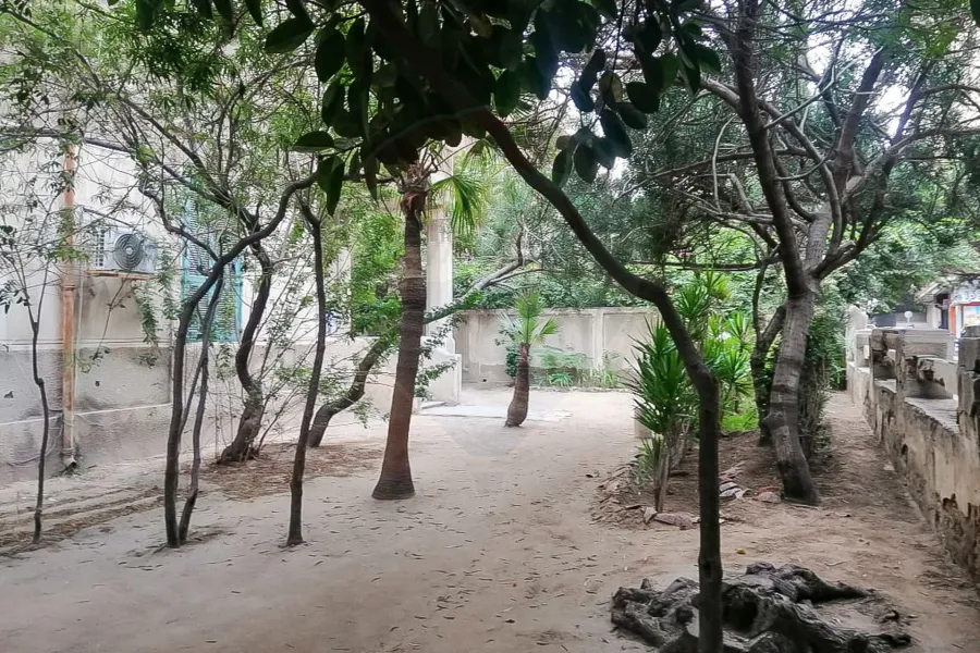 شقة للايجار المفروش 300 م كفر عبده (ش عبد القادر رجب)