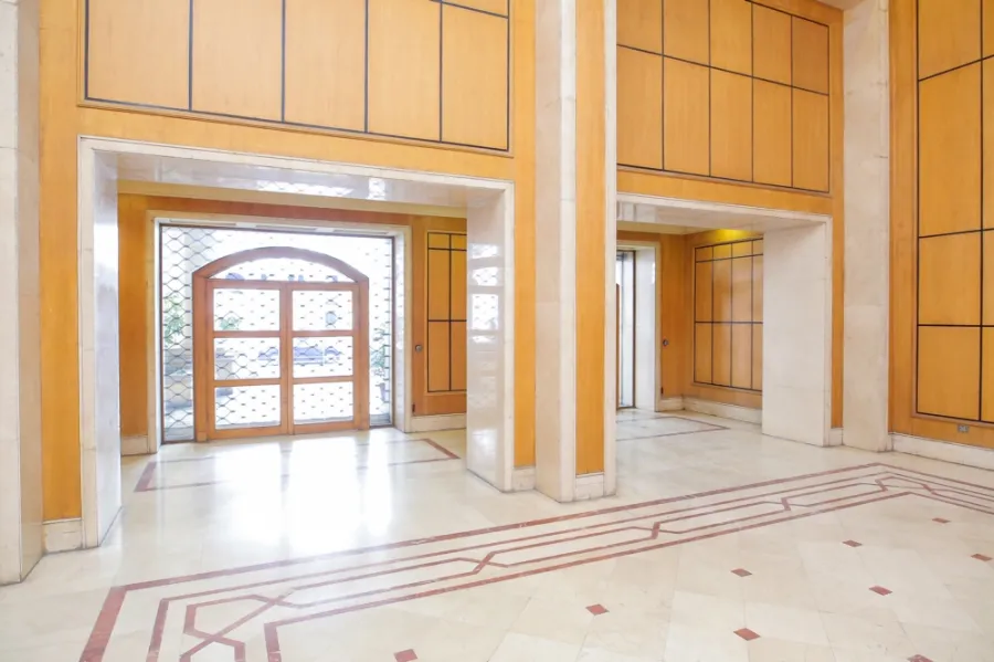 شقة للبيع 300م سموحة (عمارة اللوتس - ش فوزى معاذ الرئيسي)