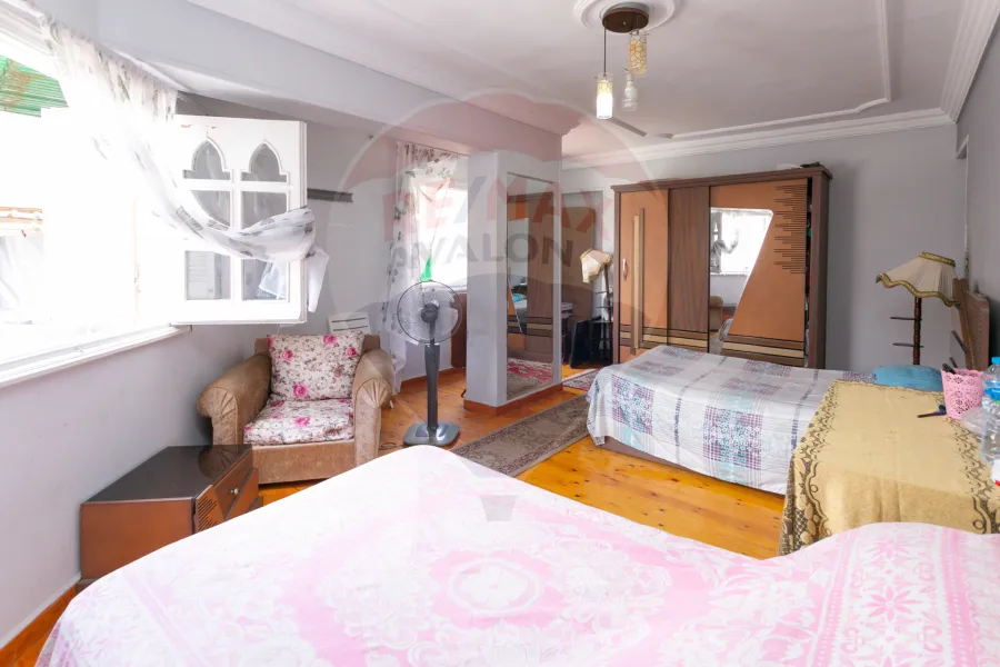 شقة للبيع 155 م كفر عبده (خطوات من ميدان سانت جيني)