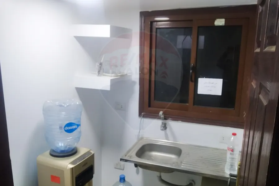 مقر إداري للإيجار  170 م سموحة ( شارع النصر) - يصلح للتوكيلات و الشركات