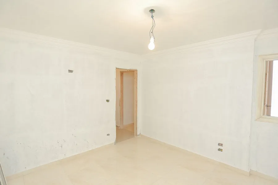 شقة للبيع 230م العصافرة (2 نمرة من البحر)