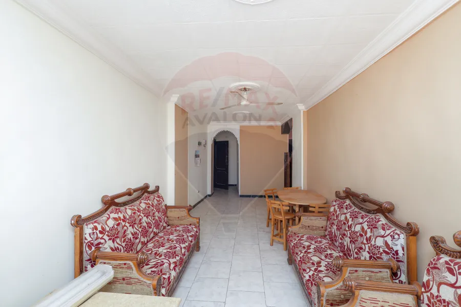 شقة للبيع  120 م  ميامي (متفرع من ش جمال عبد الناصر)