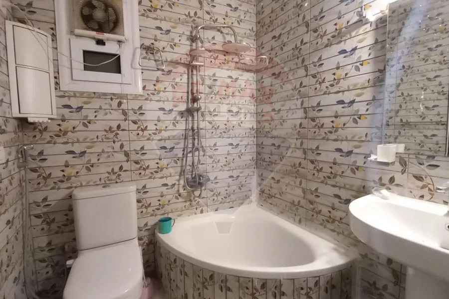 Apartment for sale 200 m Sidi Bishr (steps from the sea)