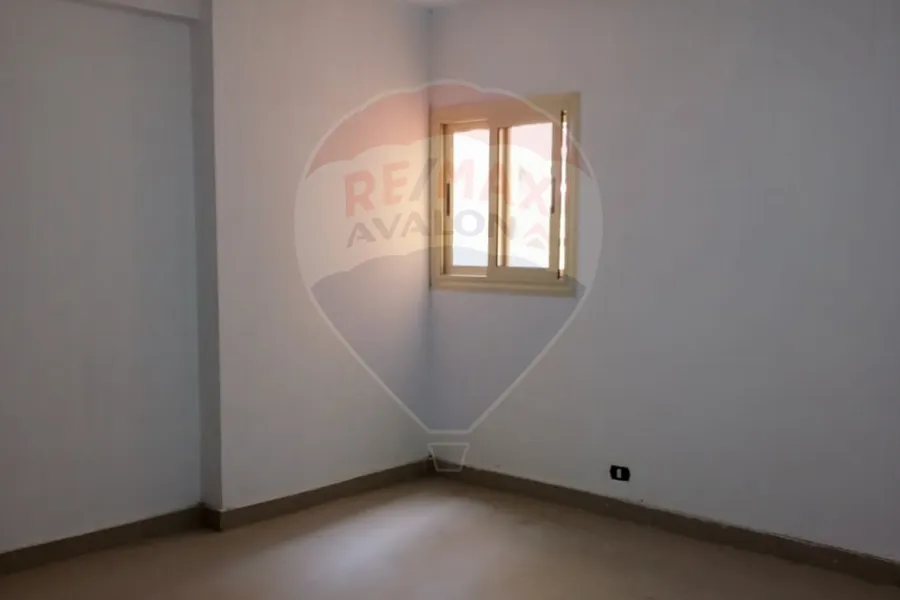 Apartment for sale 264 m Glim (Steps from the tram and the sea)