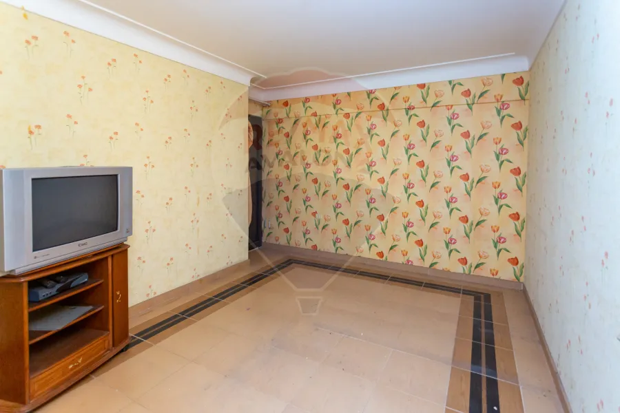 شقة للبيع 175 م السرايا (علي البحر مباشرة)