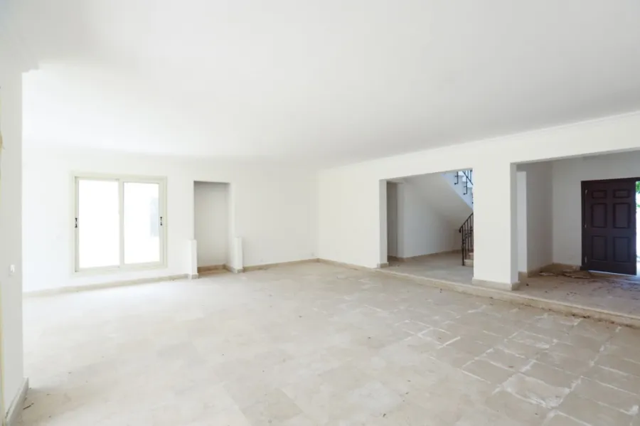 Villa for sale 726m King Marriot Alex west Compound