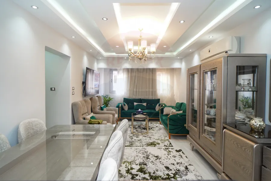 Furnished Apartment for rent 100 m Smouha (Steps from Fawzy Moaaz st)