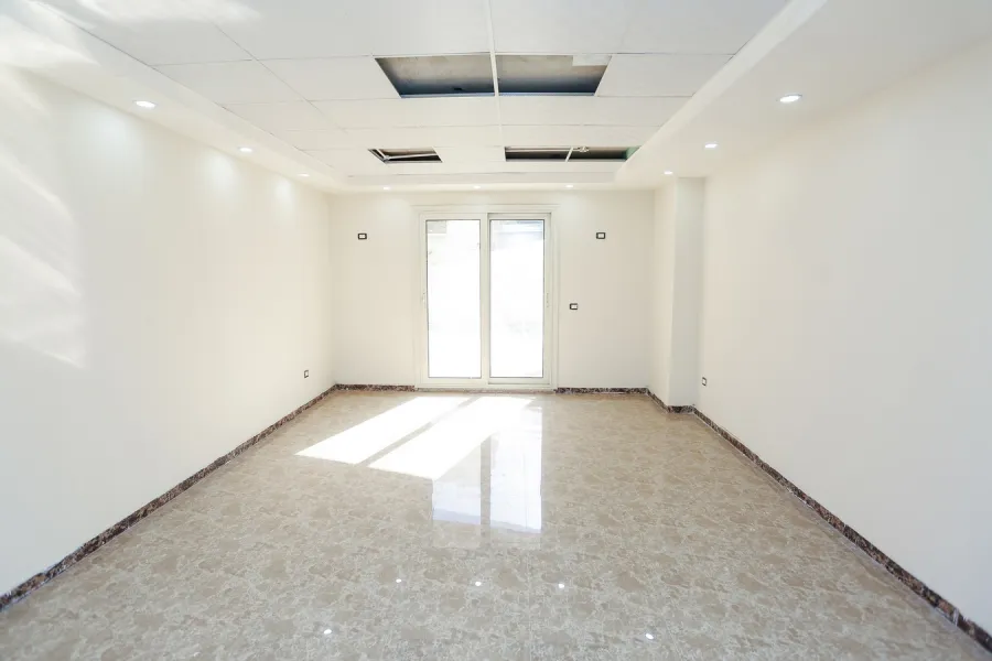 مسطح إداري للإيجار 550م وابور المياه (خطوات من ميدان أحمد الزويل)