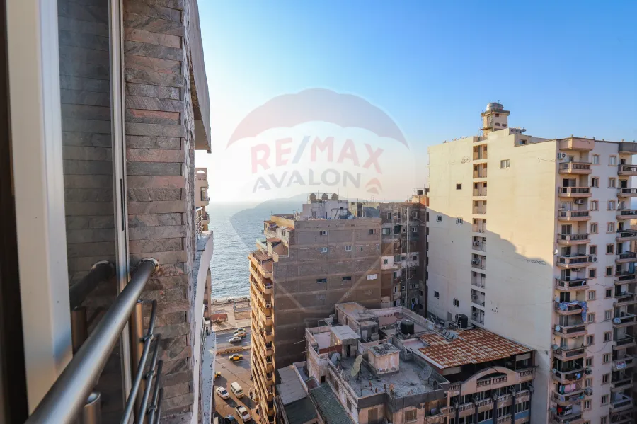 شقة للإيجارالمفروش 160 م لوران (ش شعراوي - خطوات من البحر)