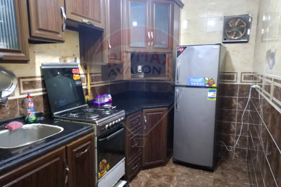 شقة للبيع 110 م كامب شيزار (جانبي بحر)