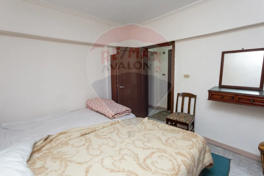 Apartment for sale 120 m Tharwat (directly on the sea)