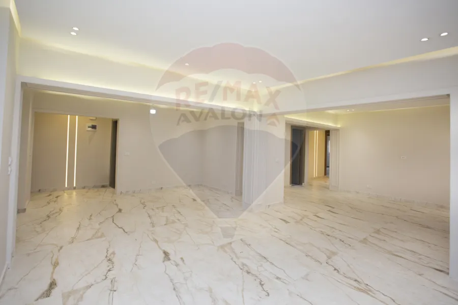 Apartment for sale 215 m Louran (third number from the sea)