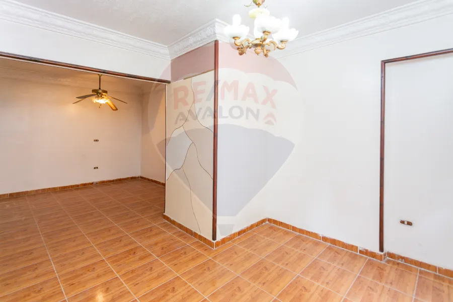 شقة للبيع 120م ميامي (ش جمال عبد الناصر)