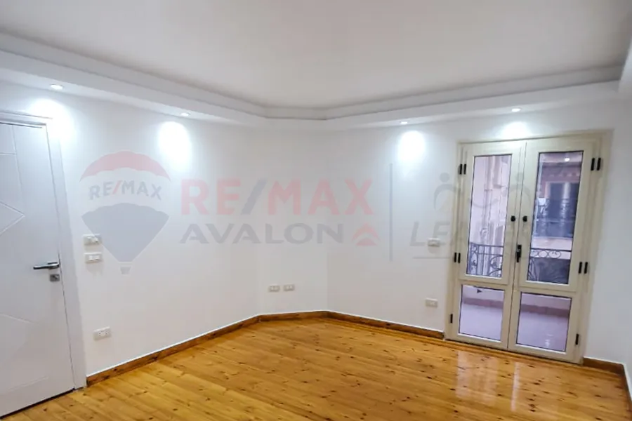 شقه دوبلكس للايجار 210 م استانلي (متفرع من البحر)