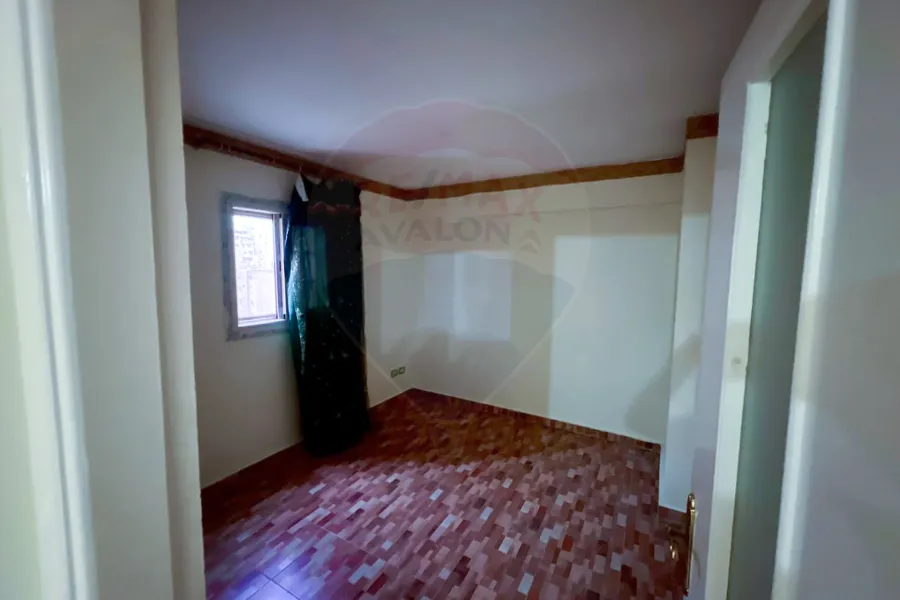 شقة للايجار 120 م  صافى ثروت (ش عبد الحميد الديب)