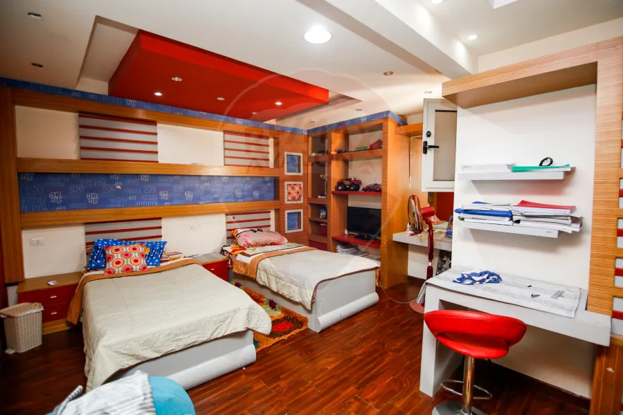 شقة للبيع 320 م السيوف (بجوار الشهر العقارى)