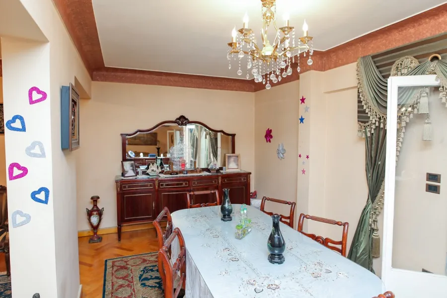 Apartment for sale 250m Roushdy (Tram Station.)