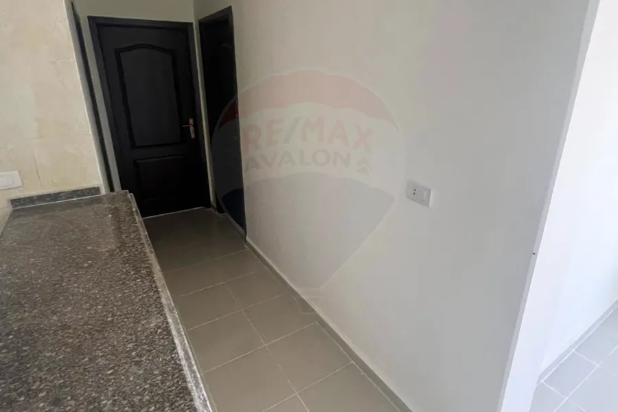 شاليه  + روف  للبيع الساحل (سيلا)