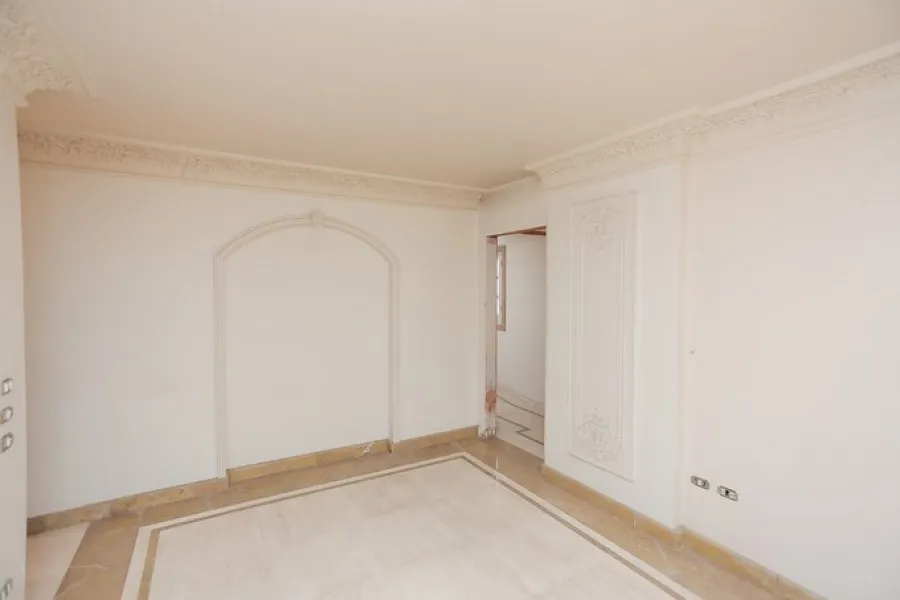 شقة للبيع 287م  ستانلي - تقاطع ش عبدالعزيز فهمي مع ش مصطفى أبو هيف