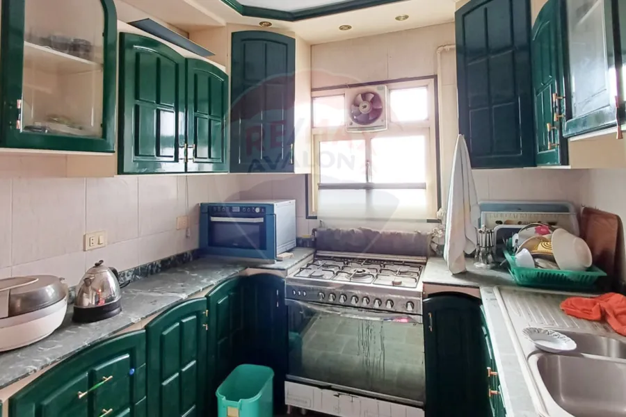 Apartment for rent 155 m Louran ( steps from El-Aqbal st. )