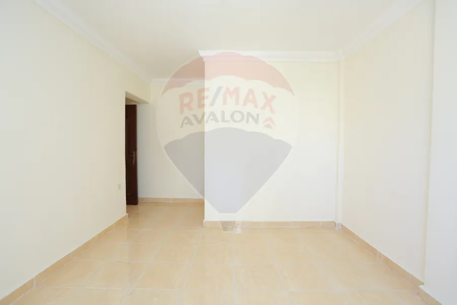 شقة للبيع 165 م سبورتنج (خطوات من نادى سبورتنج)