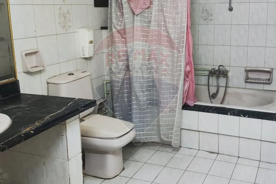 Apartment for sale 350 m Gleem (Moustafa Fahmy St)