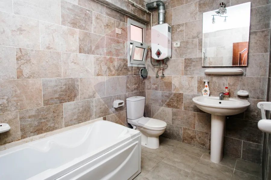 شقة للبيع 202 م سابا باشا (قصر المرغيني)