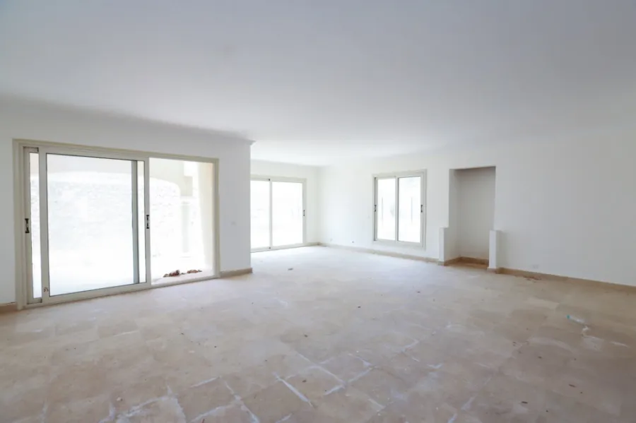 Villa for sale 726m King Marriot Alex west Compound