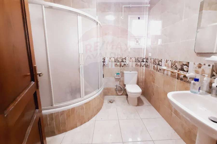 Apartment For Sale 160 m Roushdy (Steps From Sirya St.)