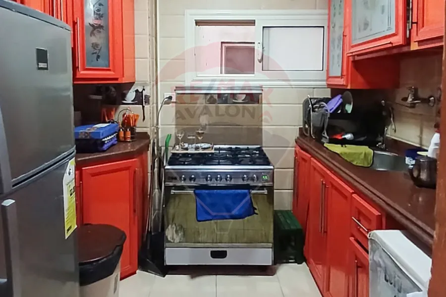 شقة للبيع 140 م محرم بك (متفرع من ش جرين)