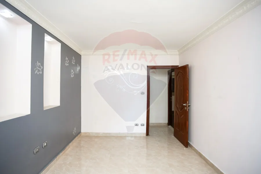 Apartment for rent 135 m Louran (steps from Abu Qir Street)