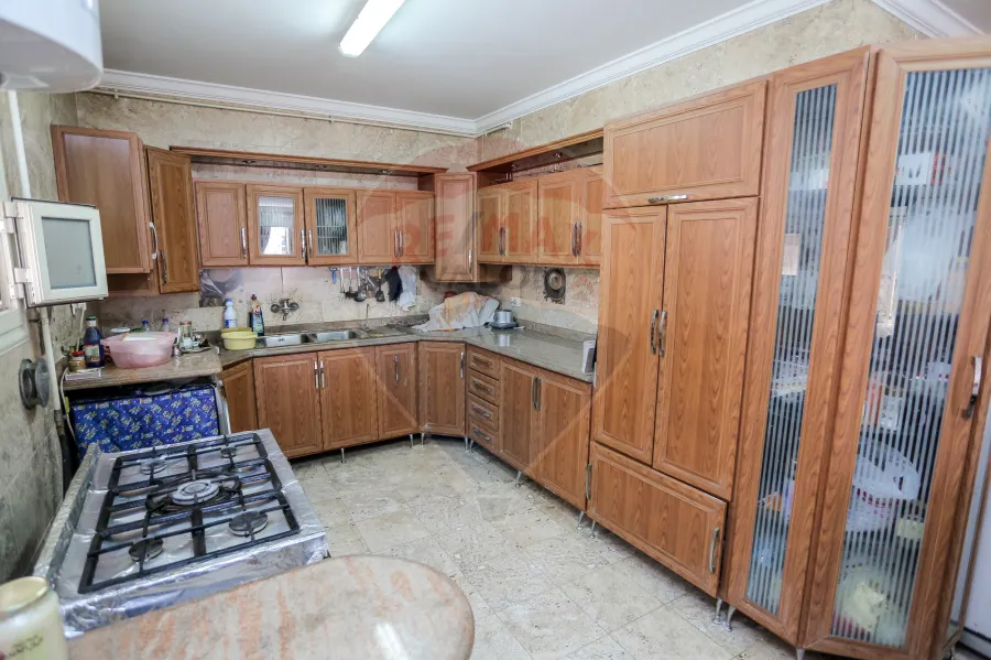 شقة للبيع 450م سموحة (خطوات من ش فوزى معاذ ونادى سموحة- عمارة عنانى)