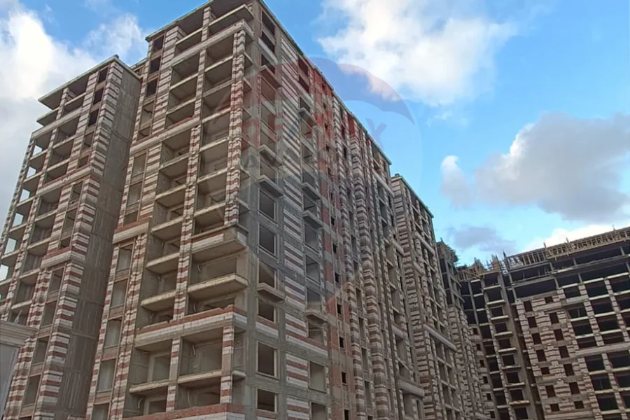 شقة للبيع 121 م سموحة (كومباوند مروج - الغنيمي)