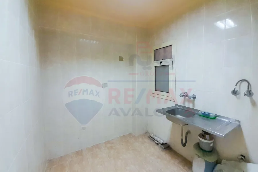 ميزان اداري للايجار 95 م السيوف (ش اديب معقد)