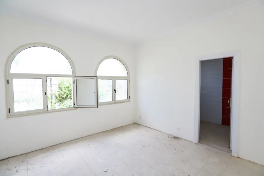 Villa for sale 726m King Marriot Alex west Compound